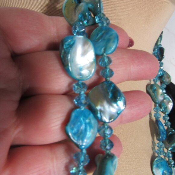 SEA SHELLS AND STONES LONG BLUE NECKLACE BUNDLE IN MY CLOSET - Picture 7 of 10